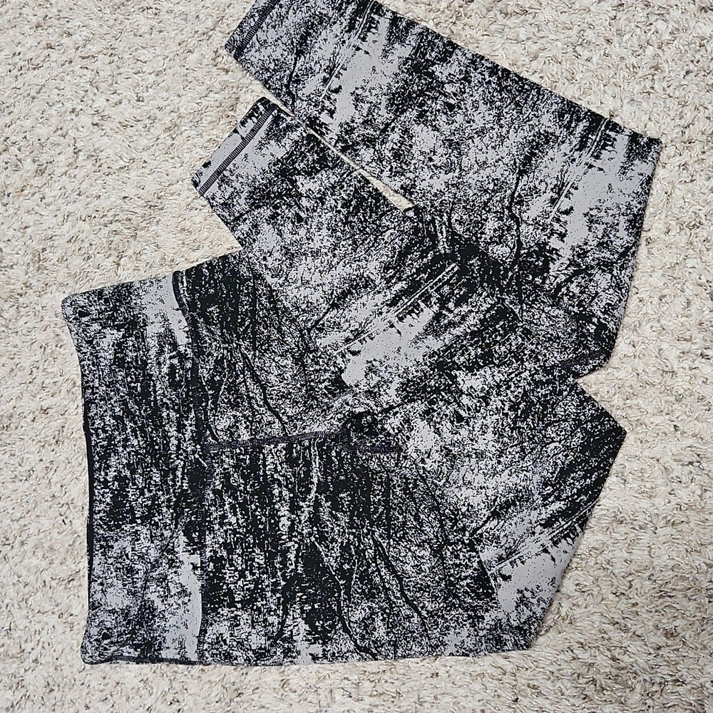 Athleta Elation Glade Ultra High Rise 7/8 Leggings - Picture 3 of 9